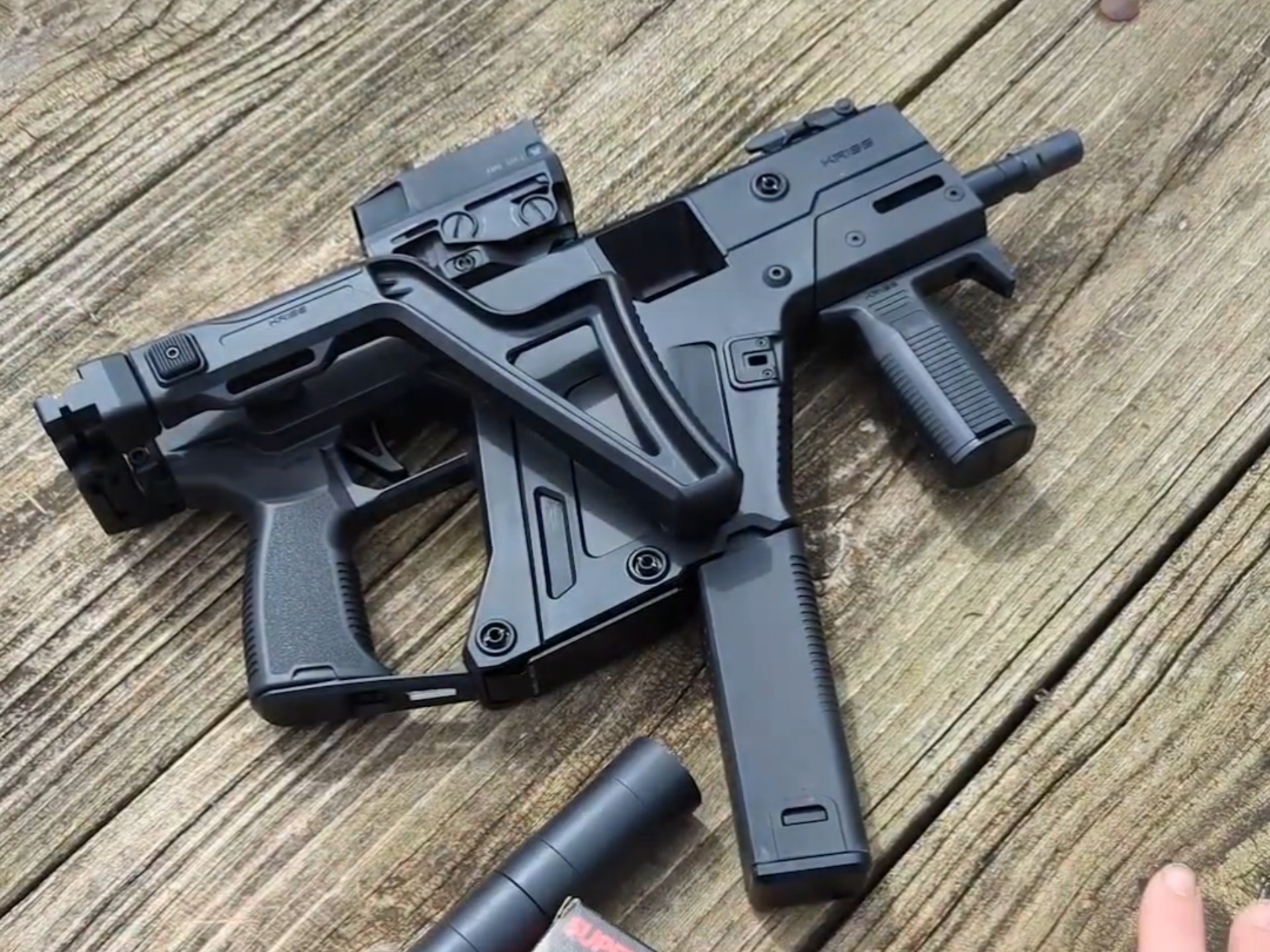 维克托第三代紧凑型手枪