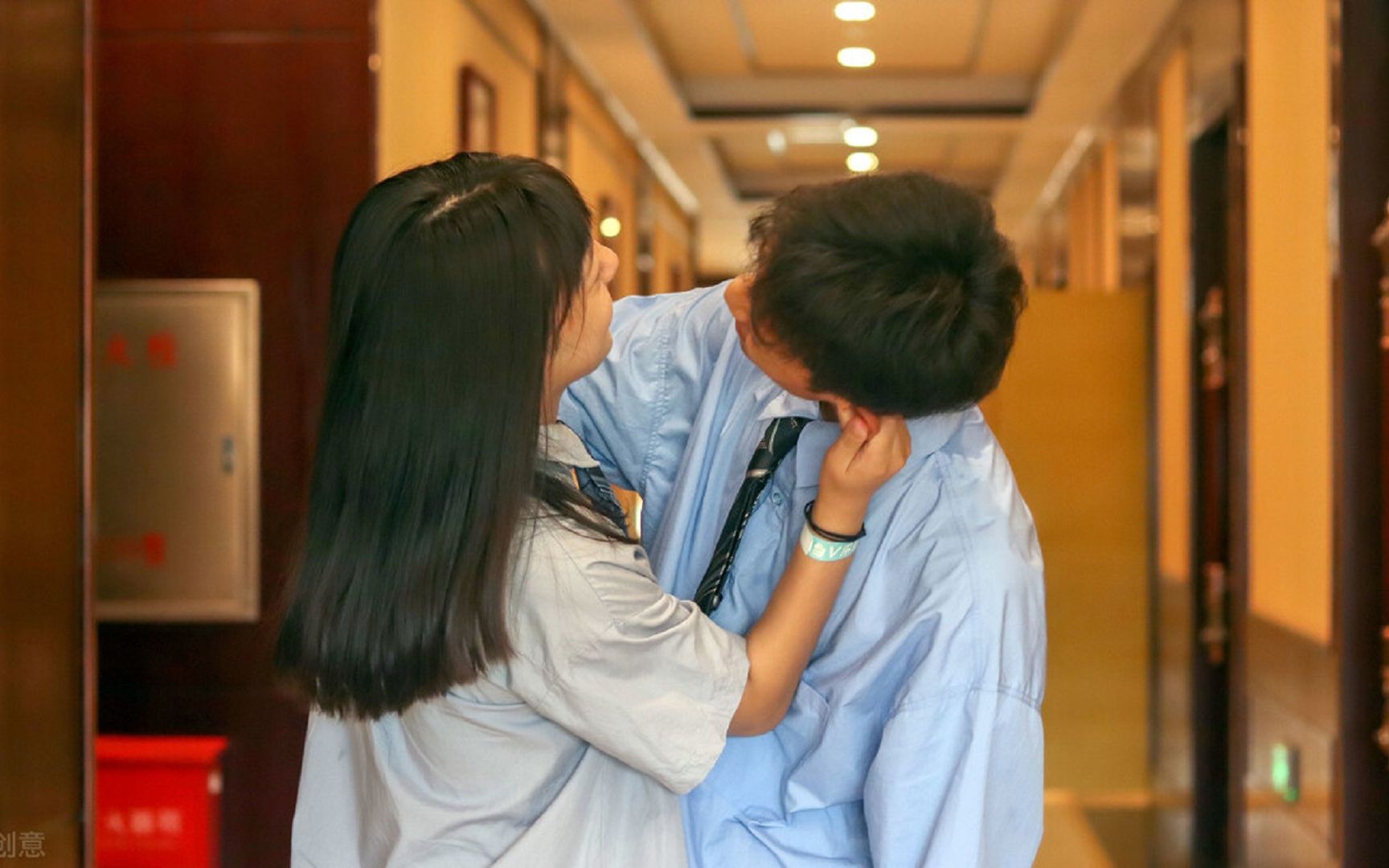 活动  1小时悔婚遭遇30万诉讼,大学校园恋情踏上社会,为什么一败涂地