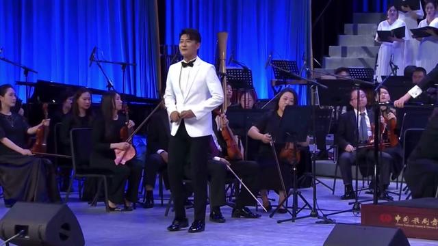 青年男高音歌唱家于海洋演唱军旅歌曲《俺也曾当过兵》,致敬每个当过