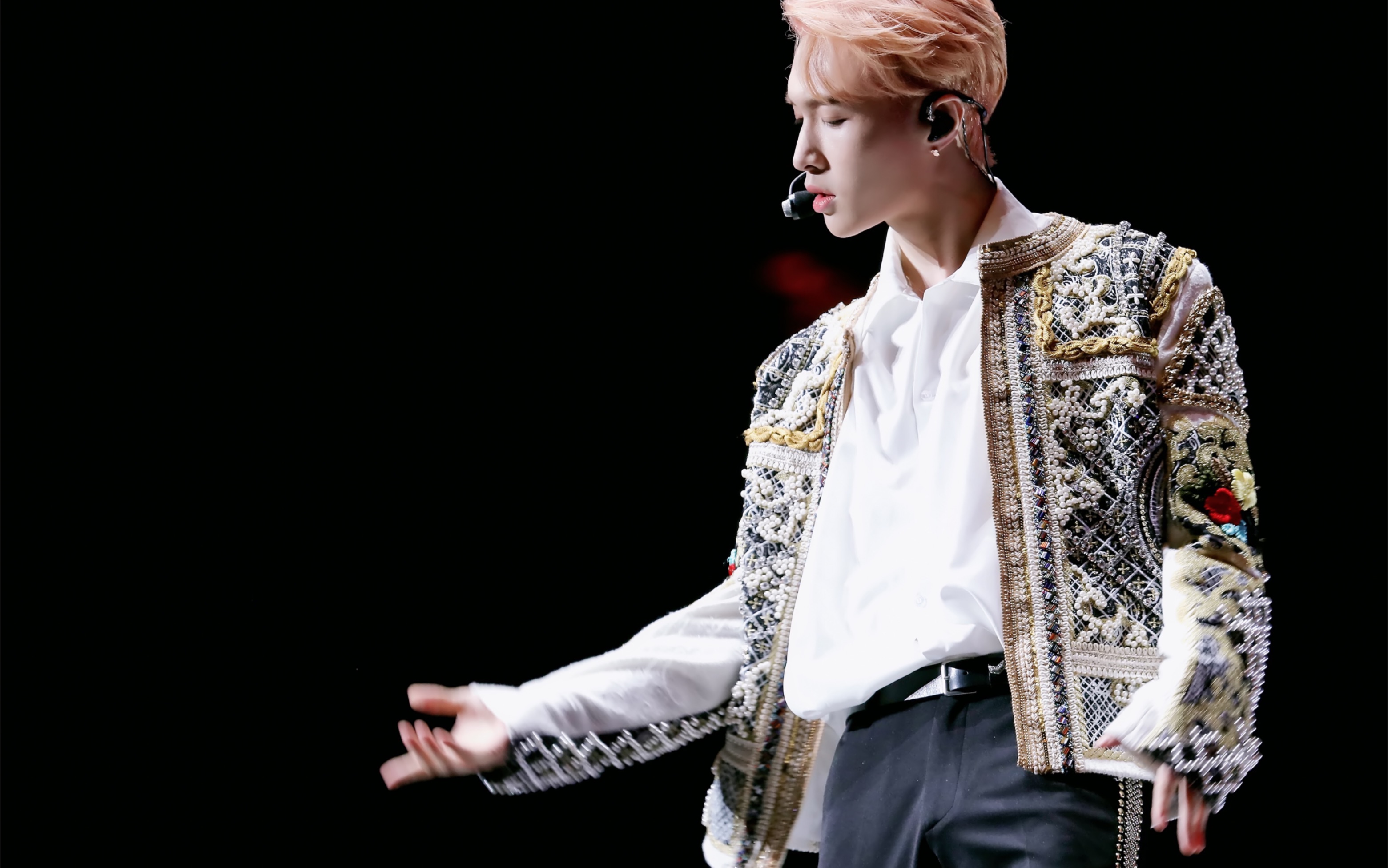 【张艺兴】大航海演唱会上海站,集结号 mask,震撼开场王者风范