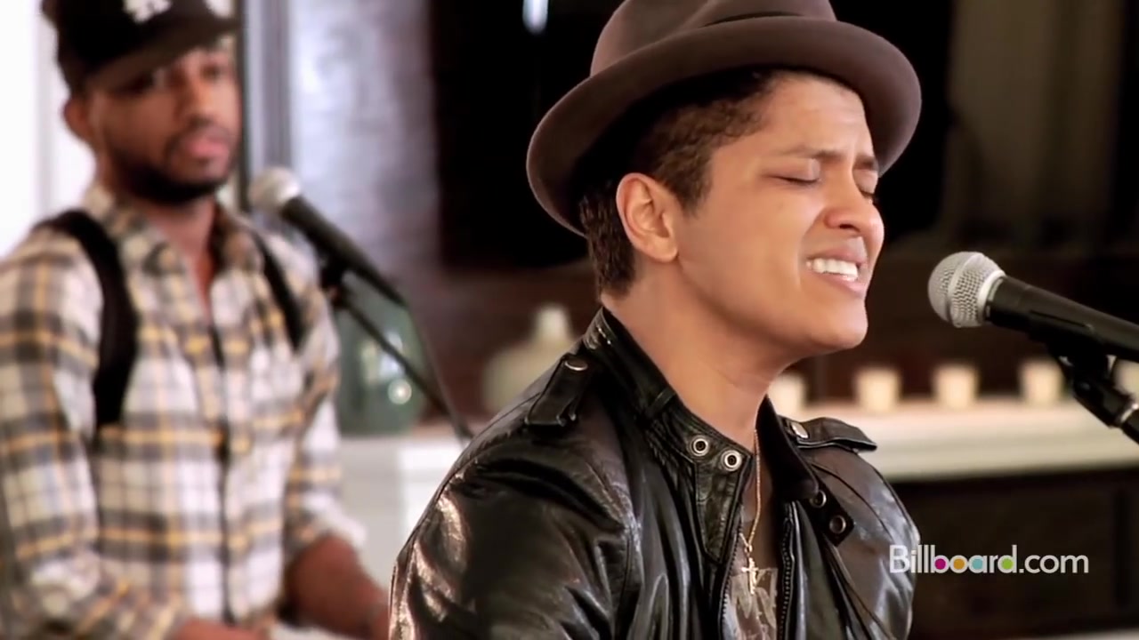 [图]【Acoustic版】Bruno Mars - Grenade