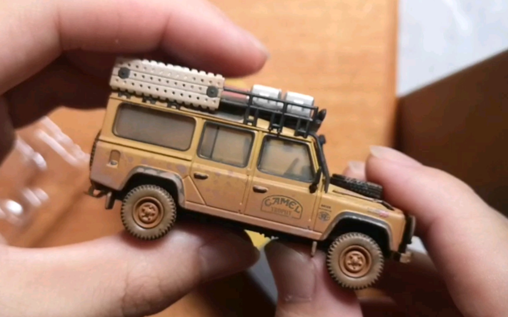 【以车为生 4】1:64minigt路虎卫士110骆驼杯泥泞版开箱分享