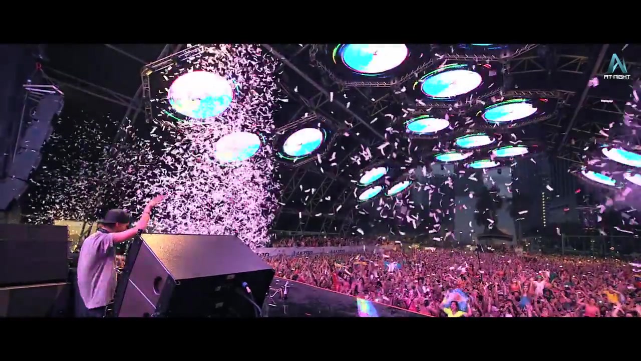 [图]【深情搬运】Avicii vs Nicky Romero - I Could Be The One (Miami 2013 Recap)