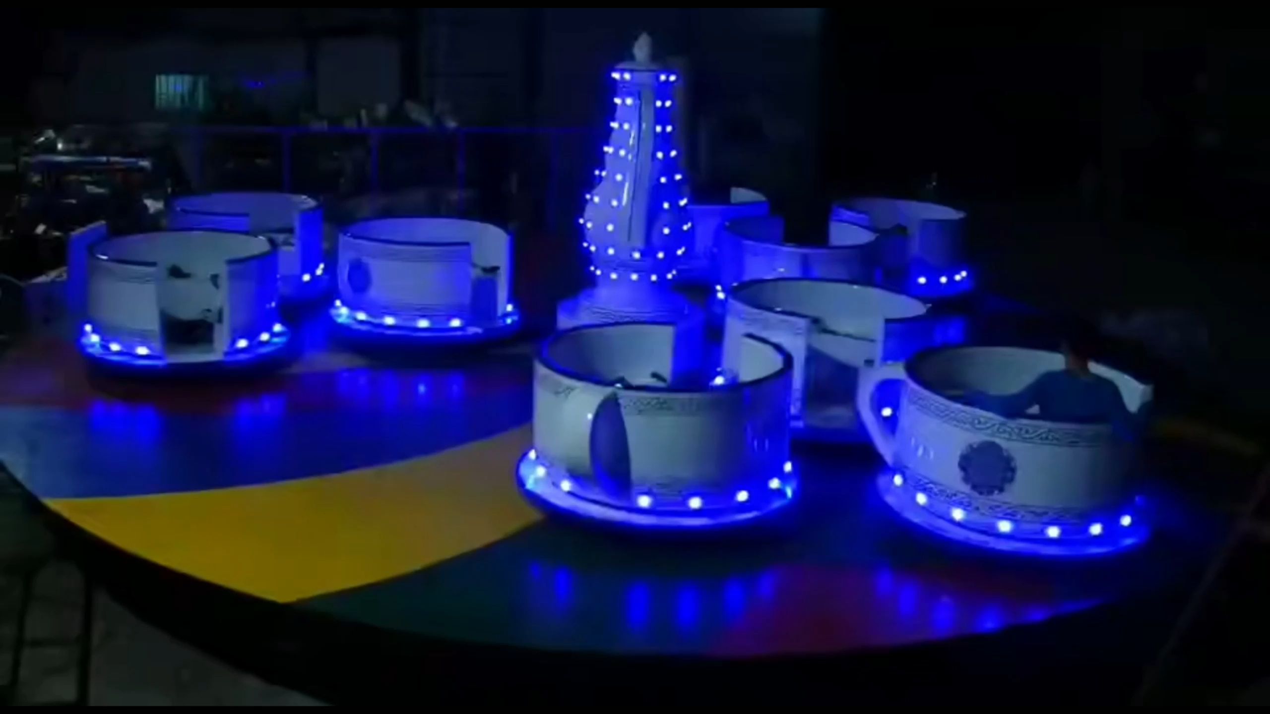 户外网红旋转咖啡杯 新款咖啡杯游乐设备24座