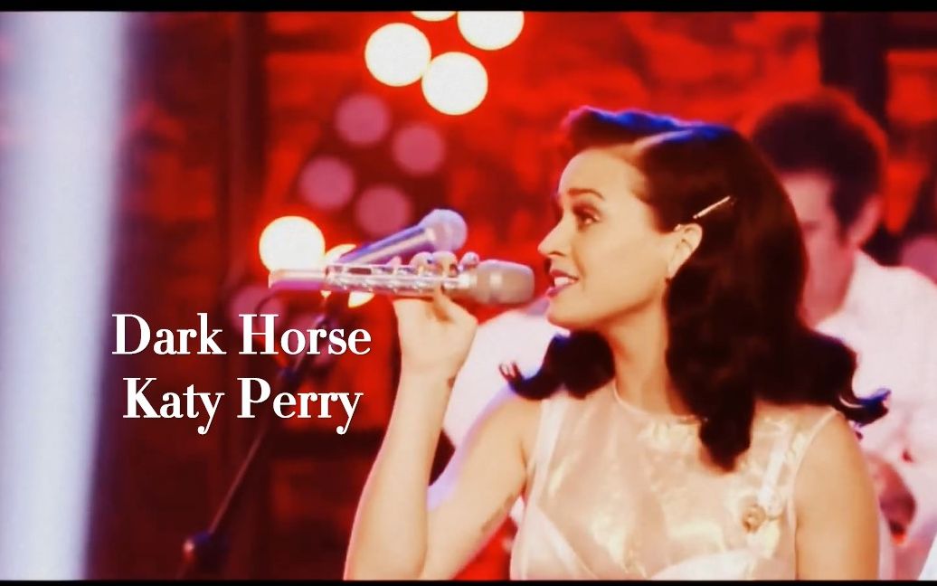 [图]【超美水果姐献唱黑马】Katy Perry - Dark Horse (Live at PRISM Release Party) 2013