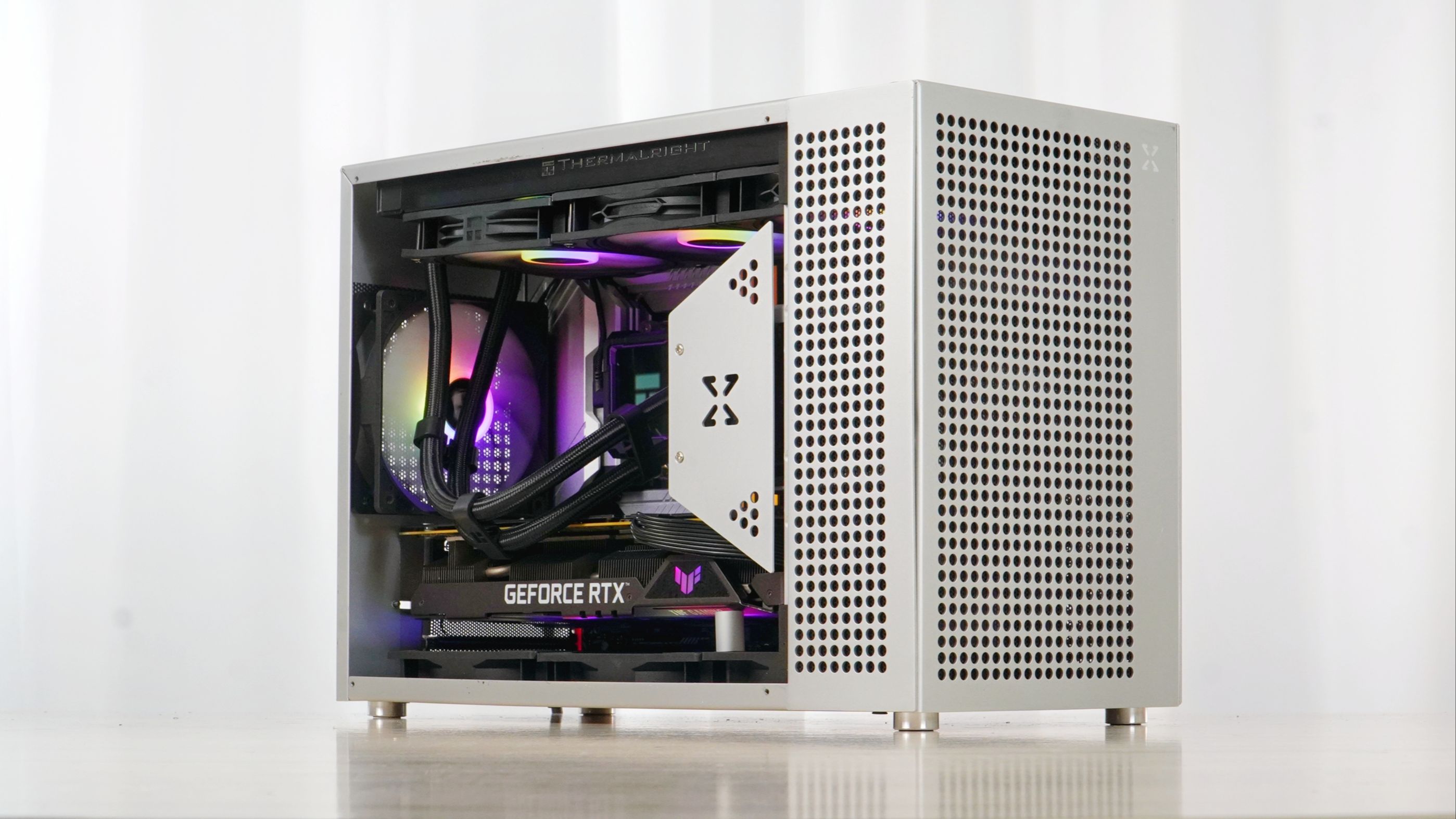 这可能是最小能装360水冷的紧凑型matx铝制小机箱!