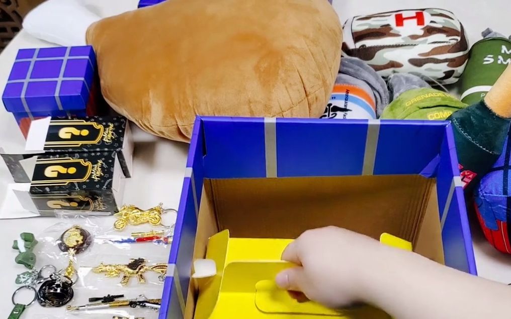 开箱300元空投箱盲盒,4只大小都不一样!