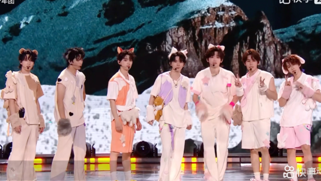 时代少年团常州演唱会非我不可绝了这身衣服