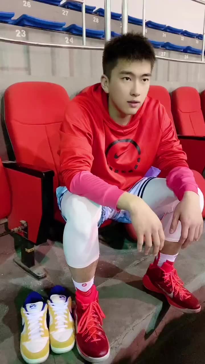 一米八大高个篮球体育生学长