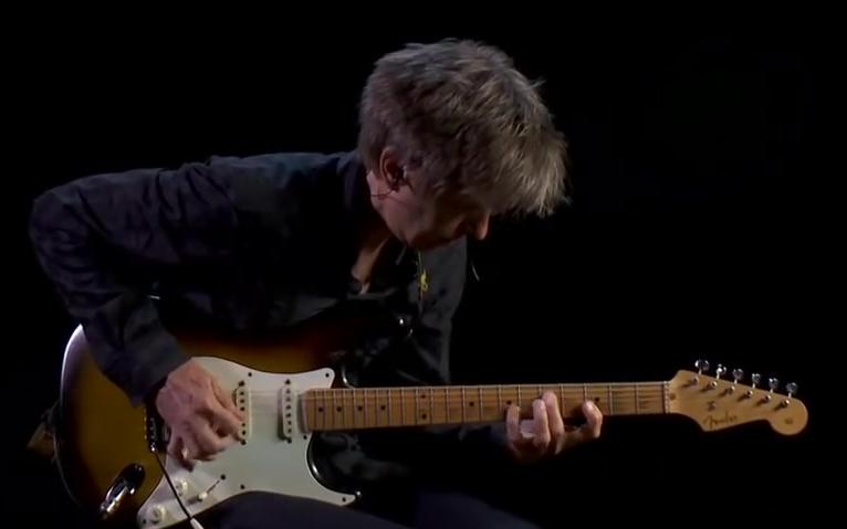 [图]Eric Johnson playing 'Cliffs of Dover' for iPad app, On the Music Path