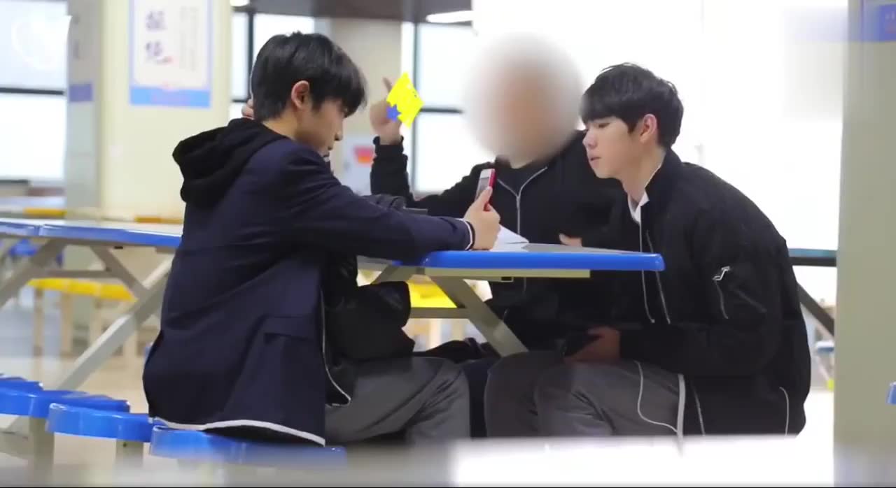 tf家族念念花絮在镜头面前害羞臭美的李天泽好可爱