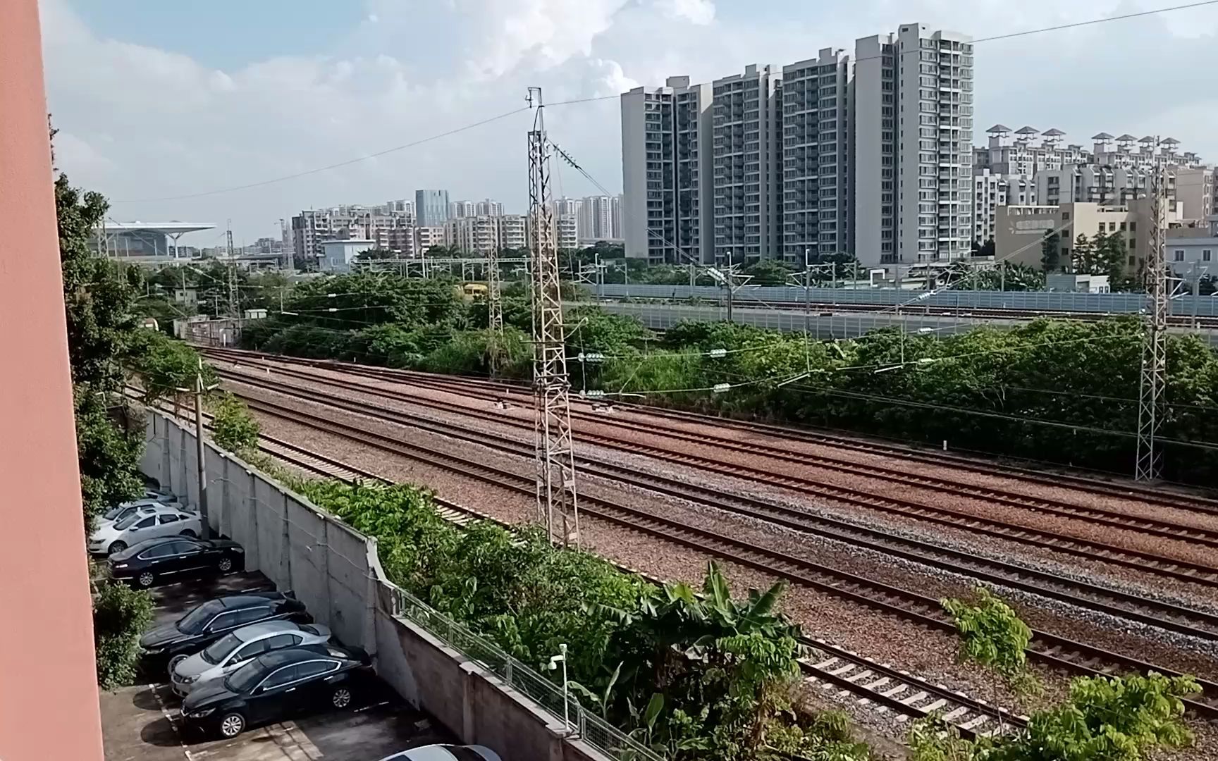 广铁广段hxd1d牵引广郑直特z190次列车从广州北站通过