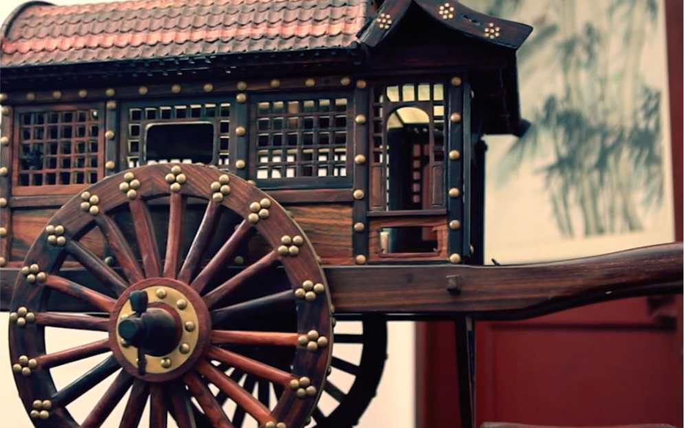 形象生动,栩栩如生,手工古马车制作技艺展现着对历史的理解和感悟.