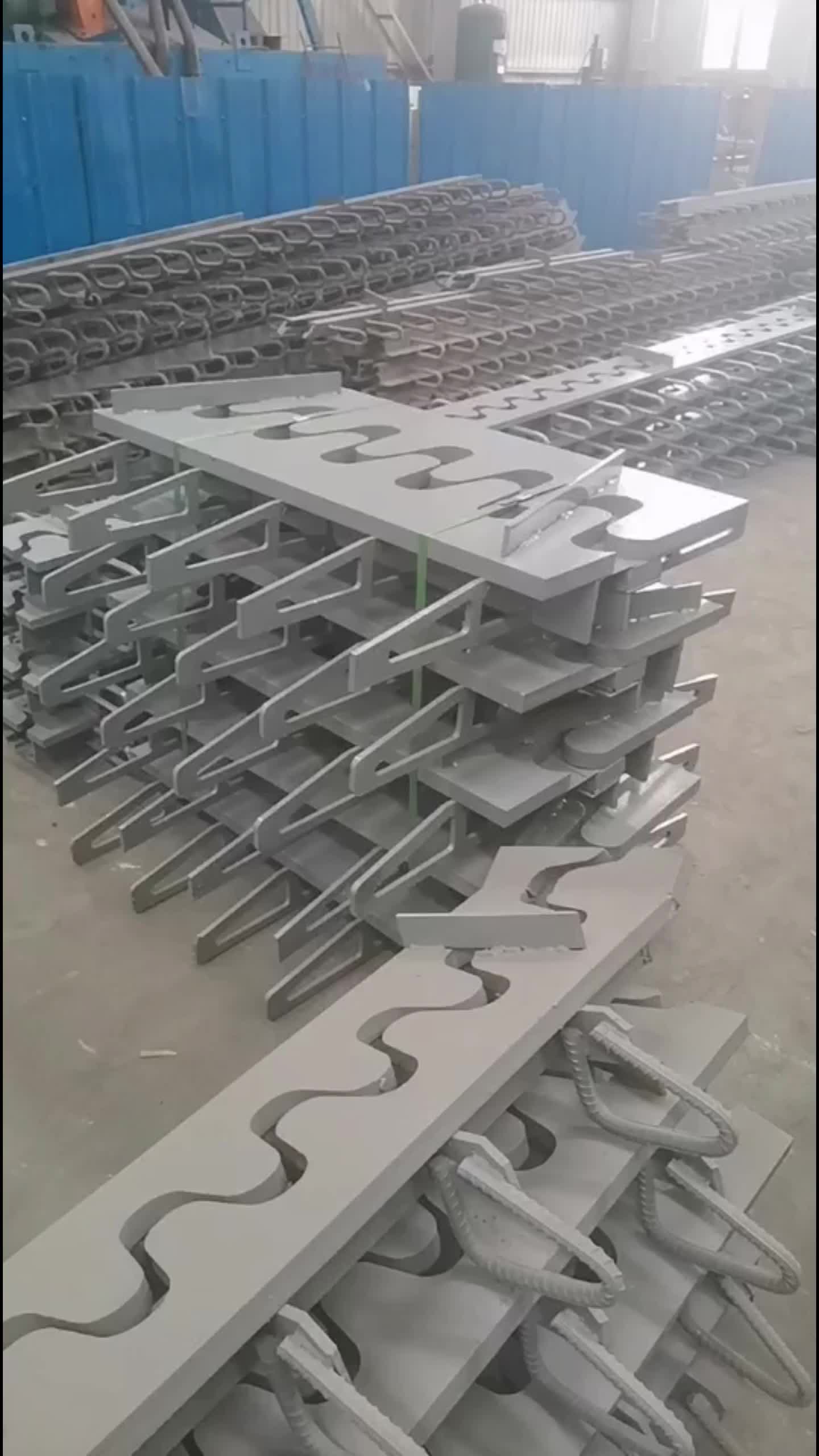 梳齿板伸缩缝桥梁梳齿伸缩装置产品简介