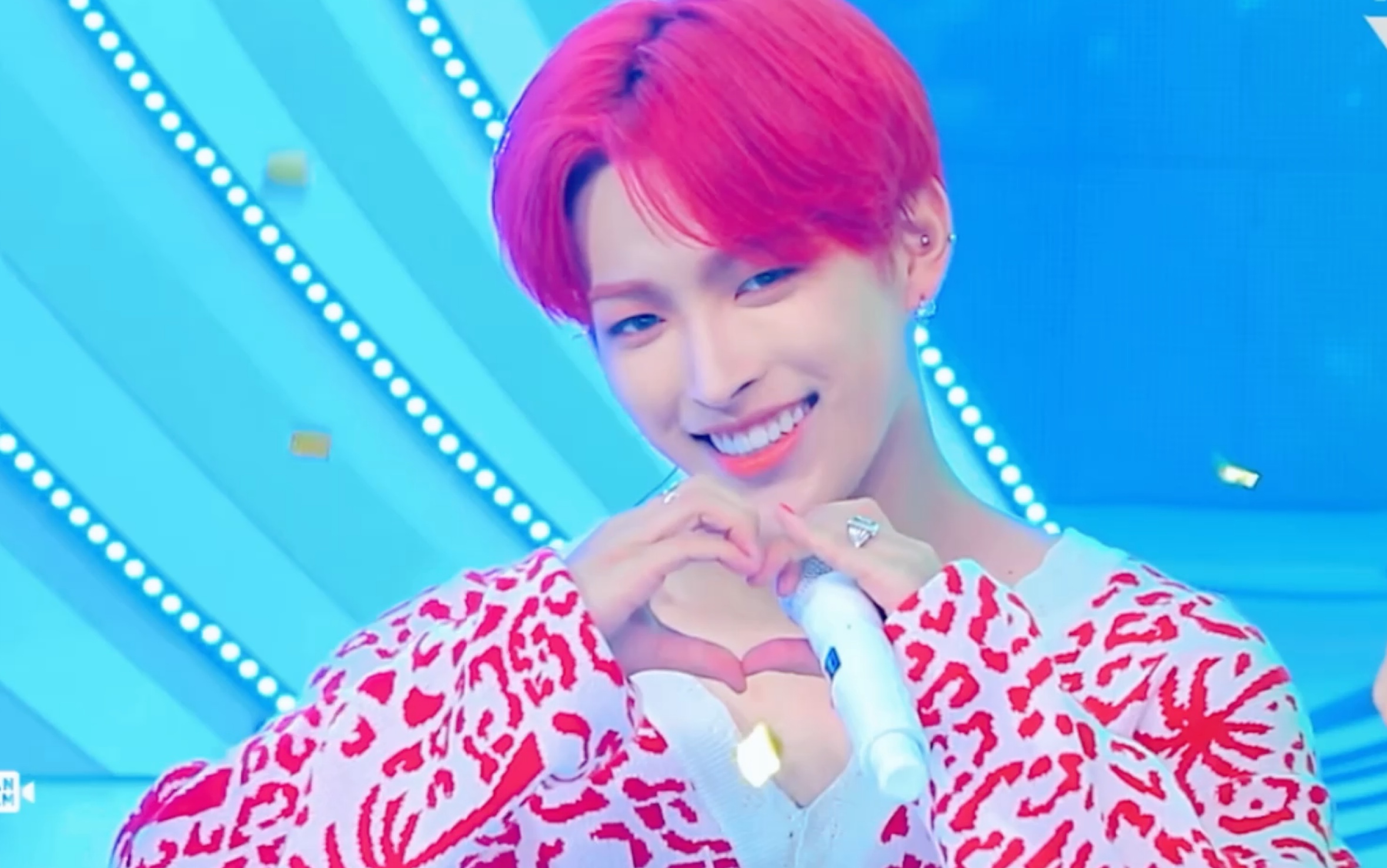 【ATEEZ/金弘中】天使一面的恶魔弘中告诉你为什么要喜欢梯子队长_哔哩哔哩_bilibili