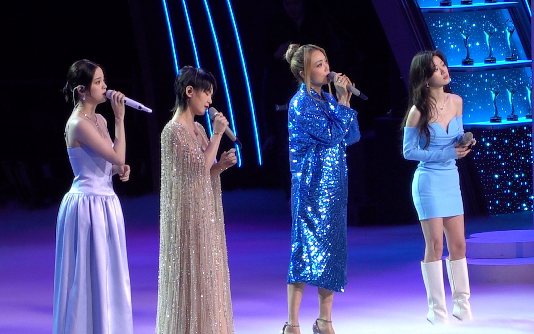 周笔畅&容祖儿&单依纯&欧阳娜娜 《飞云之下》微博之夜 现场饭拍版