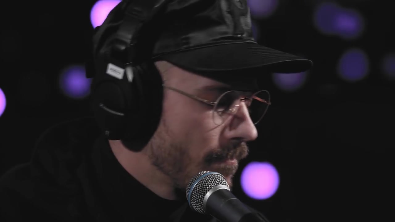 苹果广告歌Portugal. The Man  Feel It Still (Live on KEXP)哔哩哔哩bilibili