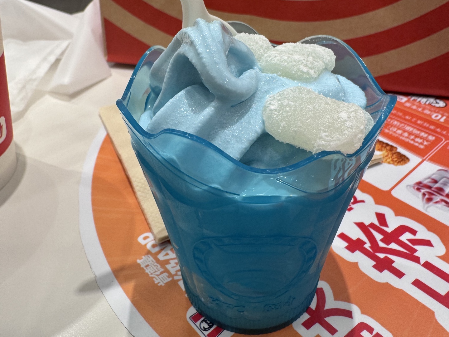 肯德基原神嘭嘭膨膨兽湖盐圣代测评