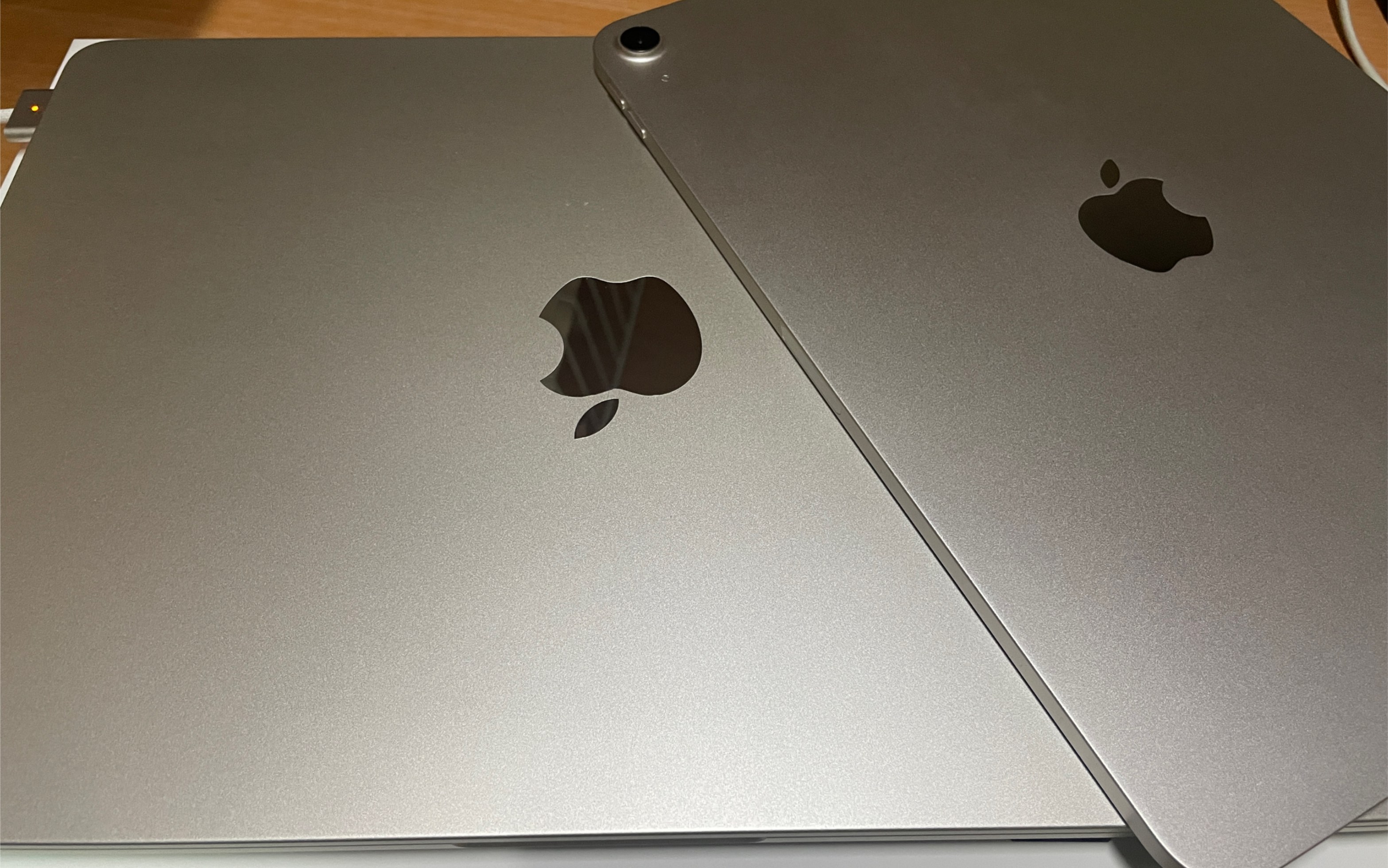 m2 macbook air开箱 星光色会是星光熠熠吗?