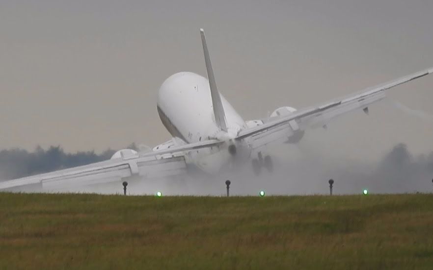 求乘客心理阴影面积波音737侧风惊险触地复飞