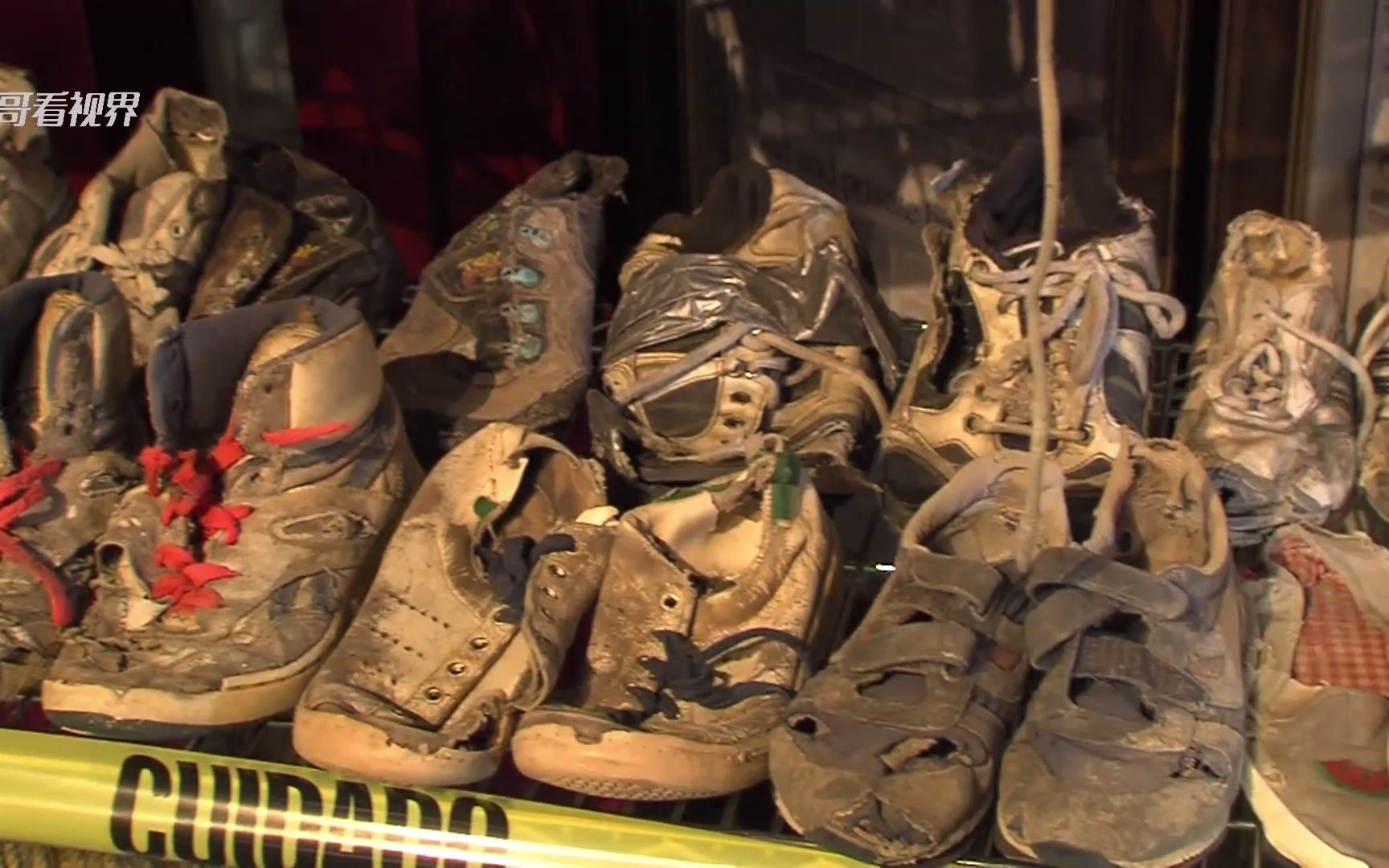 谁能拒绝在厕所看一集有味道的臭鞋大赛呢?