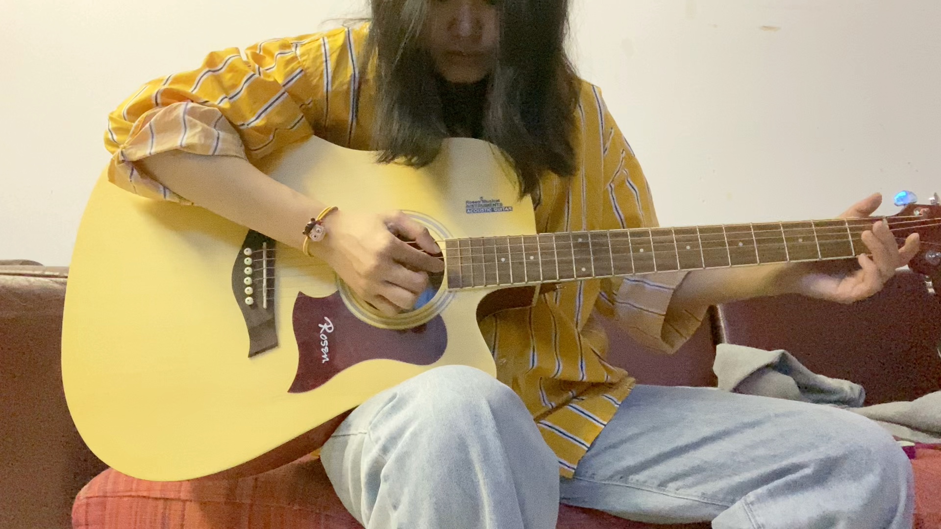 活动作品学习吉他的第一天无限循环63231323