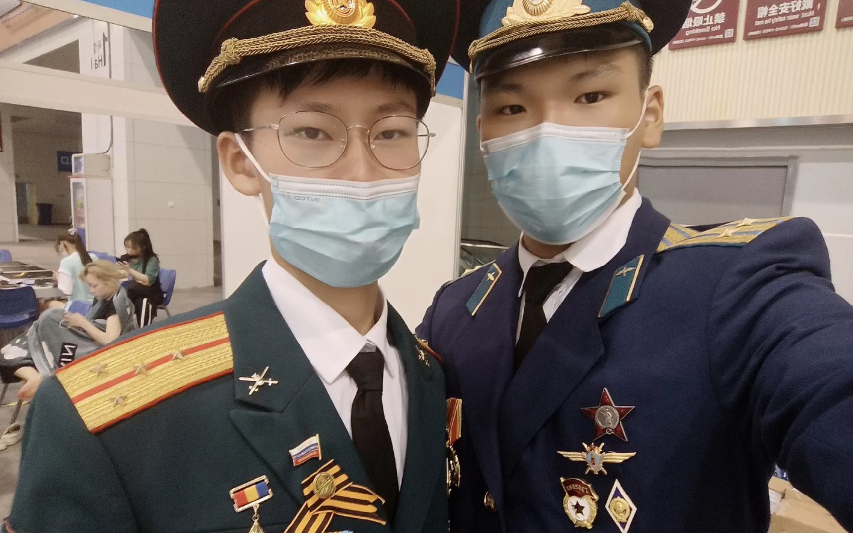 整理了一下去漫展的照片,日常苏维埃(别问我为什么老穿苏联空军的礼服