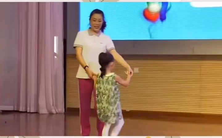 [图]毕业舞蹈推荐_六一儿童节舞蹈视频 幼儿园元旦舞蹈 幼儿园开场舞蹈 我的妈妈是幼儿园老师 幼师开场舞 幼儿园情景舞蹈