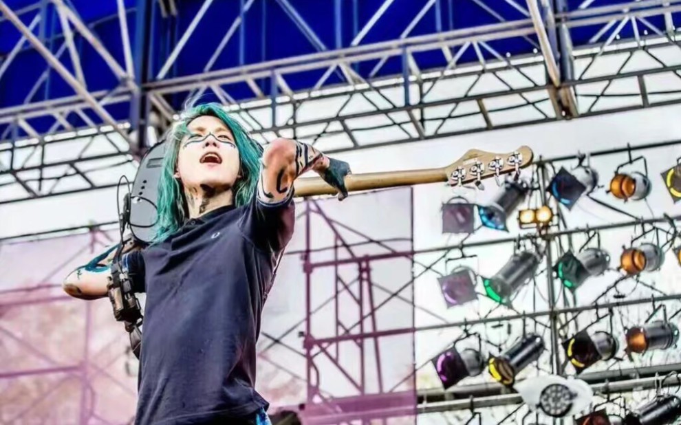 【crossfaith】crossfaith - wyy独家专访乐队crossfaith:要做最独特