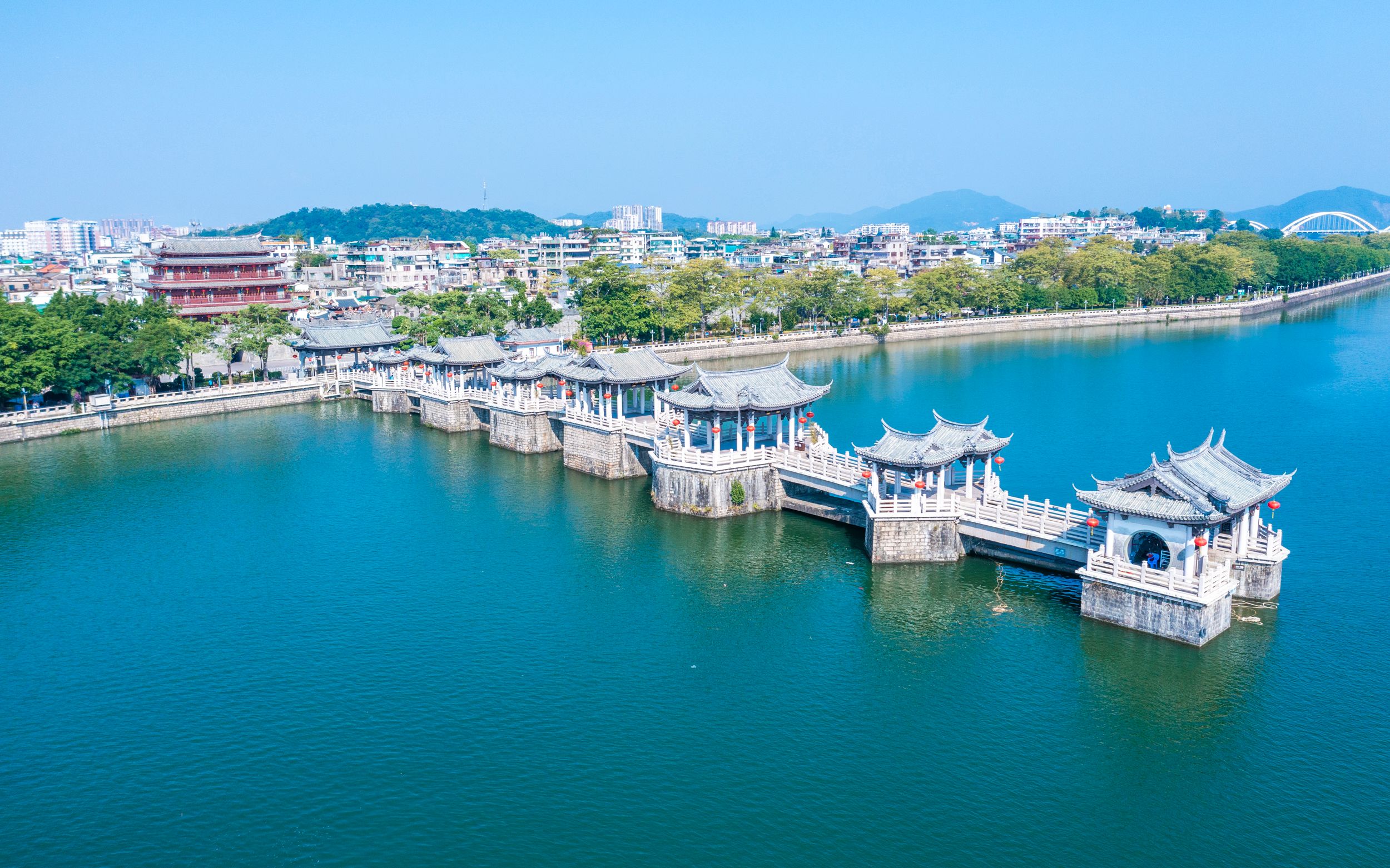 广东潮州广济桥,如何上演了800余年的过河拆桥?