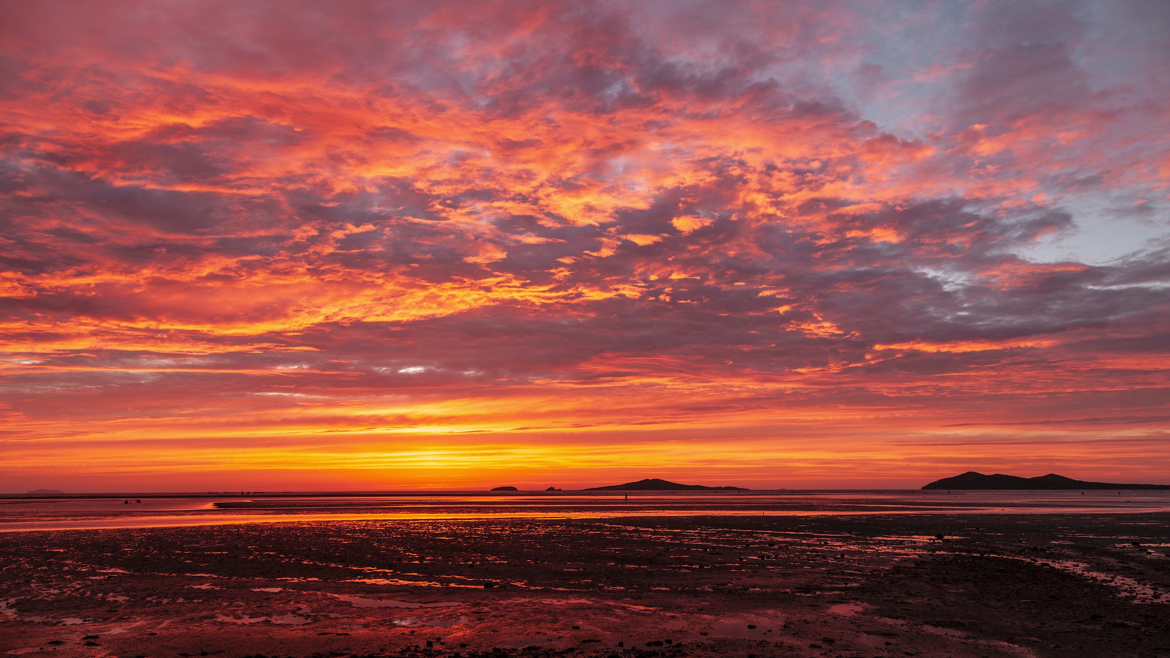 海边绝美火烧云