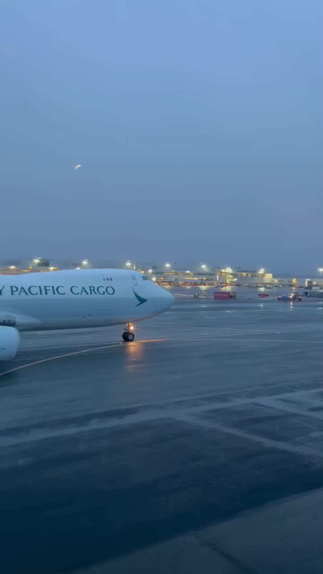 在波音747拍摄机场飞机7615