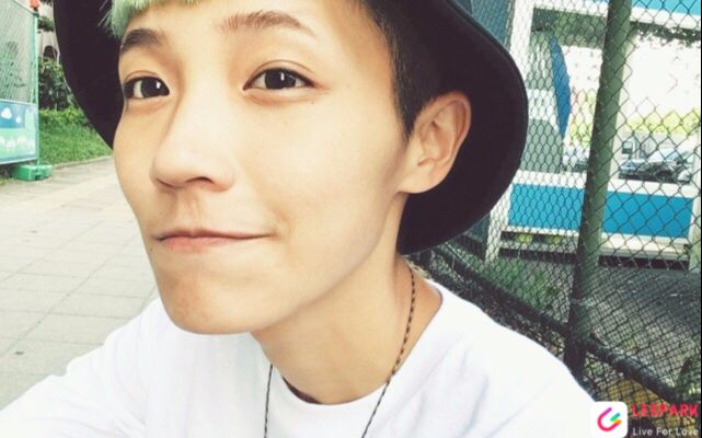 用或其他应用扫描二维码 点赞 lespark特邀耐吉成为《千姬辩》神秘