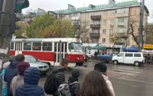 Tải video: 首辆苏联式有轨电车已在马里乌波尔开行，2023.4.19