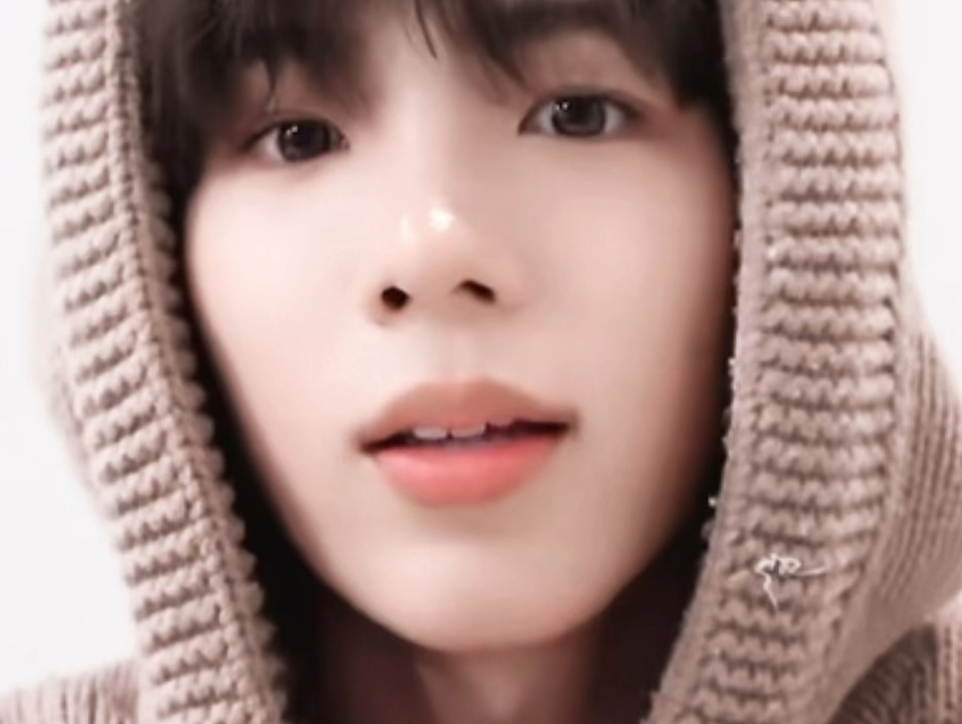 "魅力点是喉结"