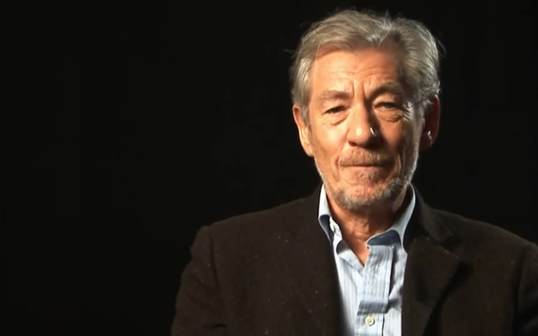 [图]【熟肉】伊恩·麦克莱恩爵士谈莎剧理查三世开篇独白 Ian McKellen explains the opening speech of Richard III