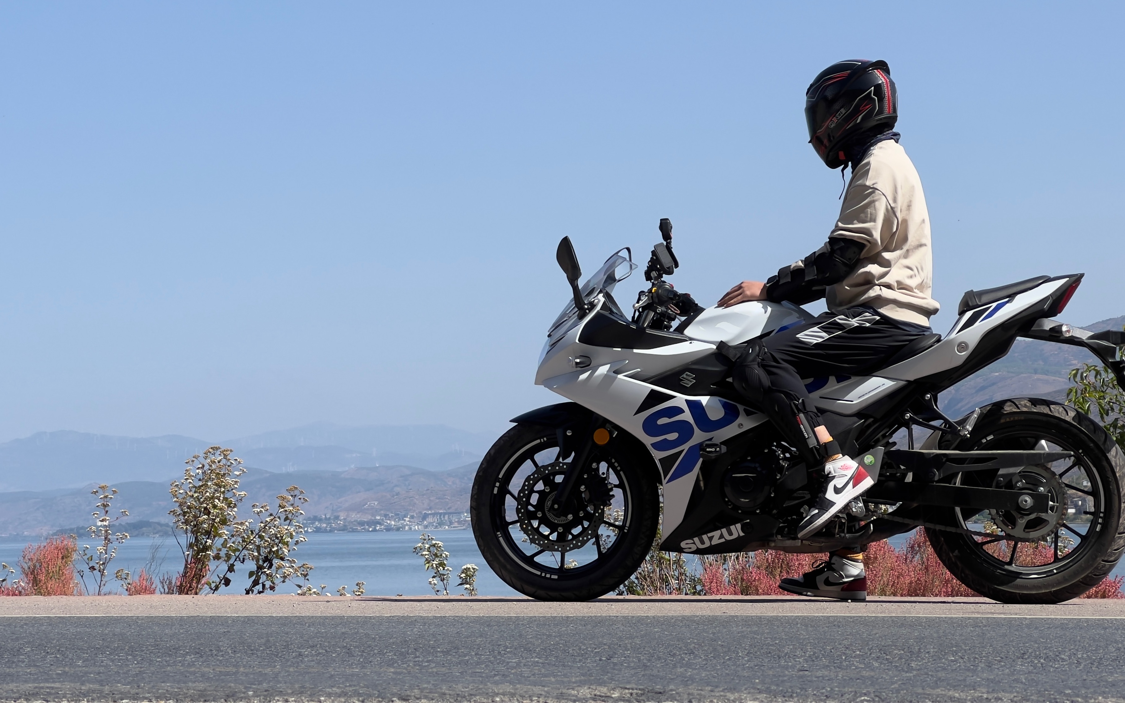 活动  gsx250r环洱海骑行