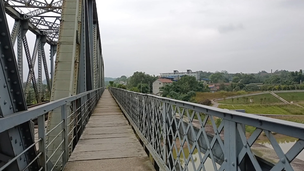 内江椑木铁桥图片