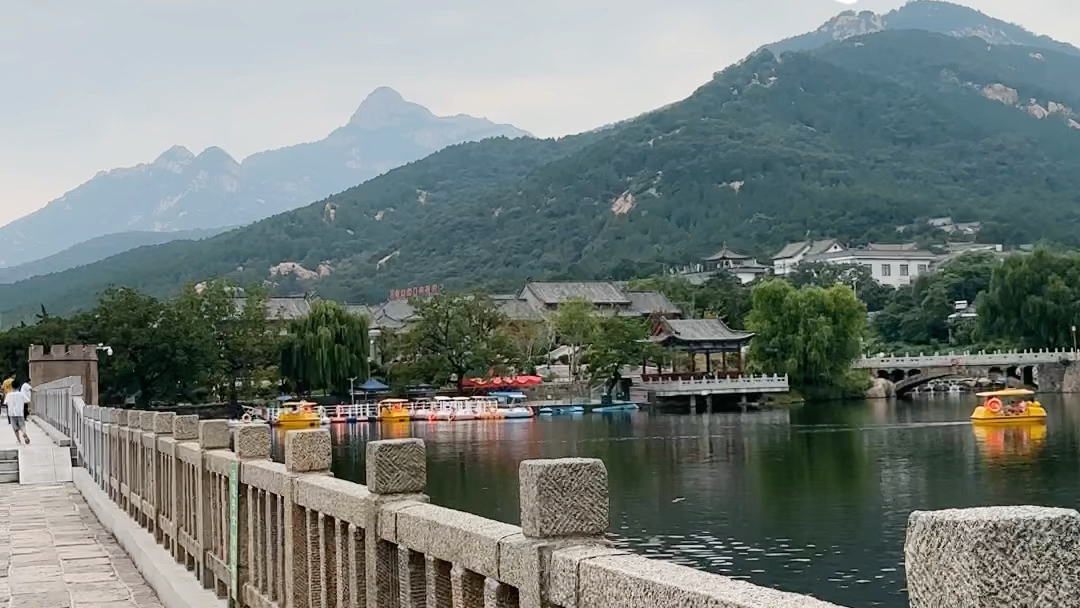 泰山下的虎山公园是真的好美