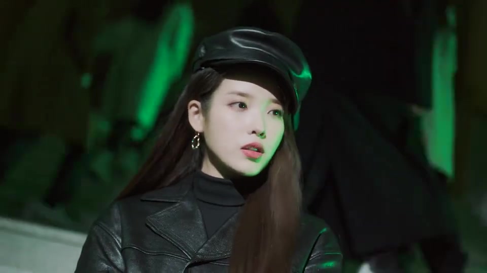 国民妹妹iu性感回归李知恩新曲舞蹈mvcelebrity