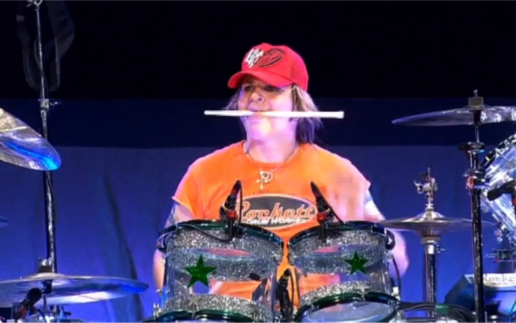 [图]2022年8月8日，61岁生日快乐！Posion 乐队鼓手Rikki Rockett。Drum Solo - St. Louis 2007