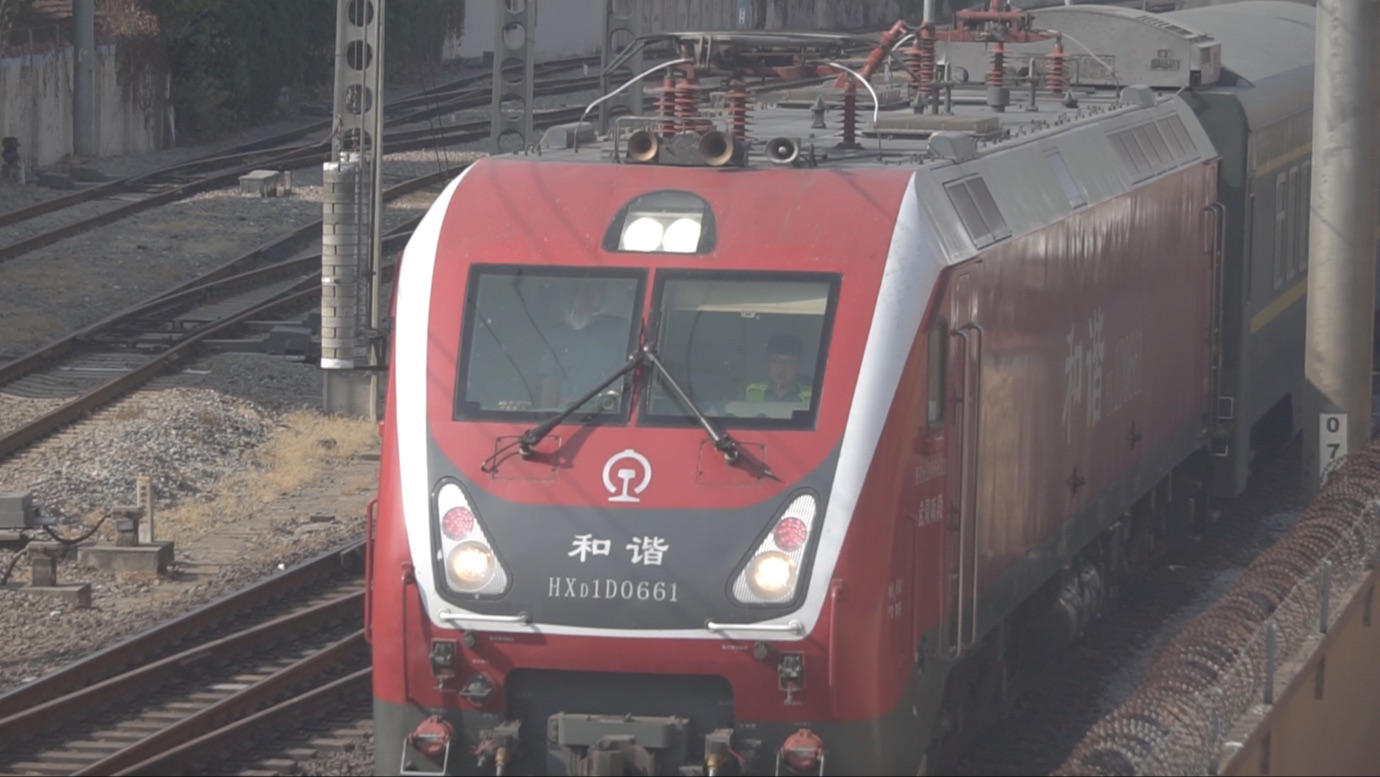 hxd1d0661牵引z125(兰州-厦门北)通过南昌站二场