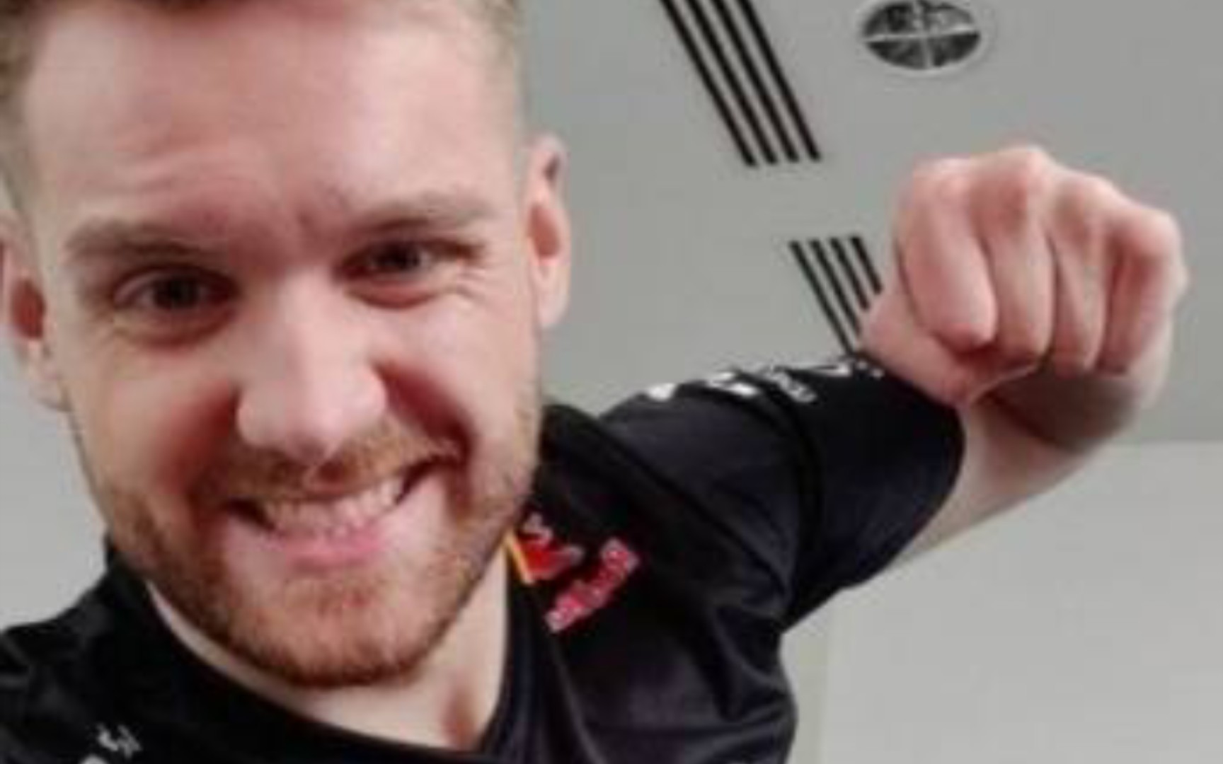 niko购买一台品牌机器用来生产他的