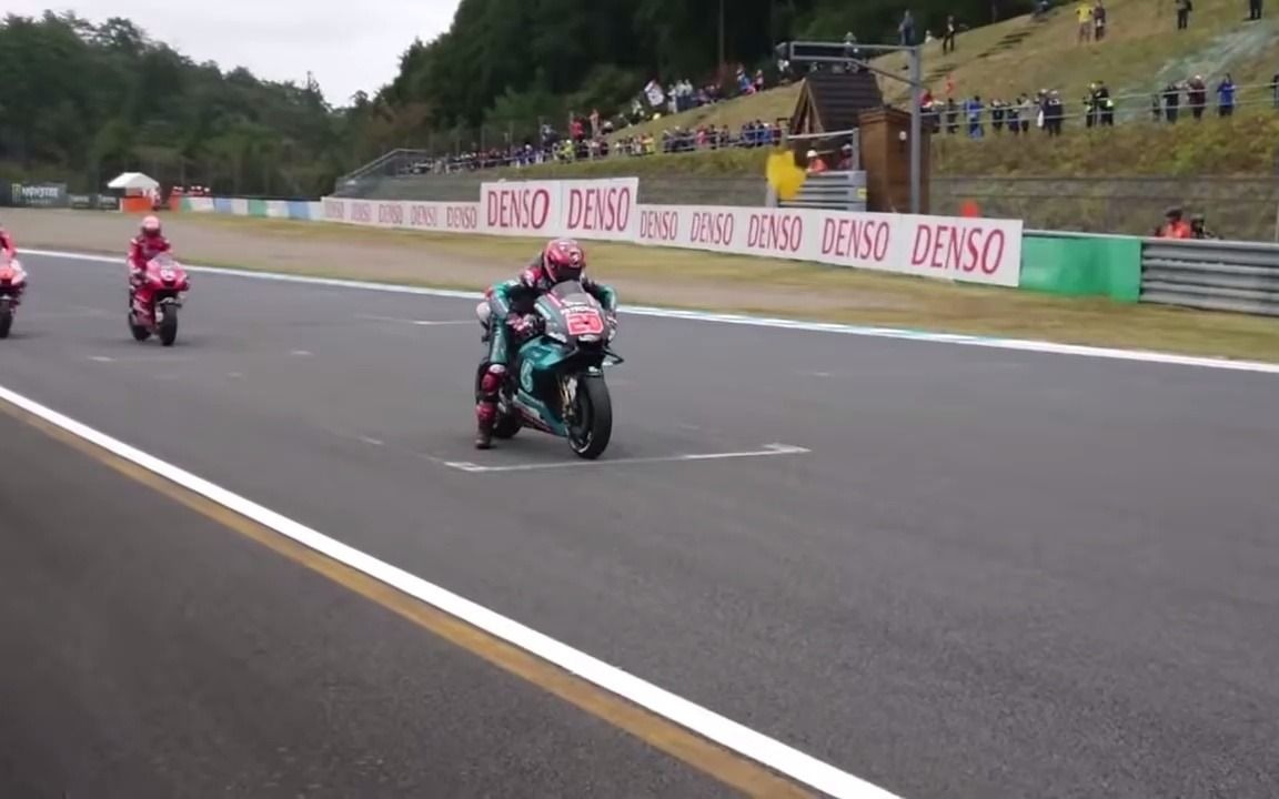 MOTOGP专业车手玩弹射起步【无配乐声浪太顶了】哔哩哔哩bilibili