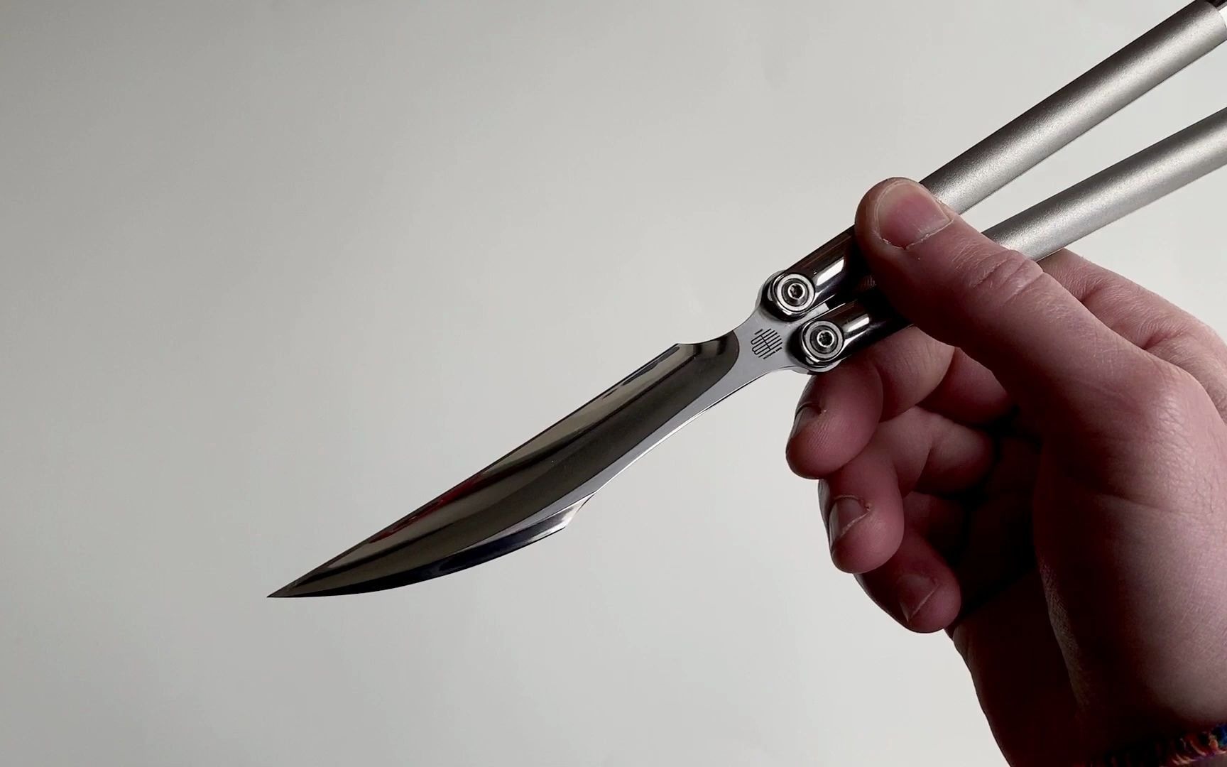 fioreknifetashibharucha合作版蝴蝶刀logan2515pb