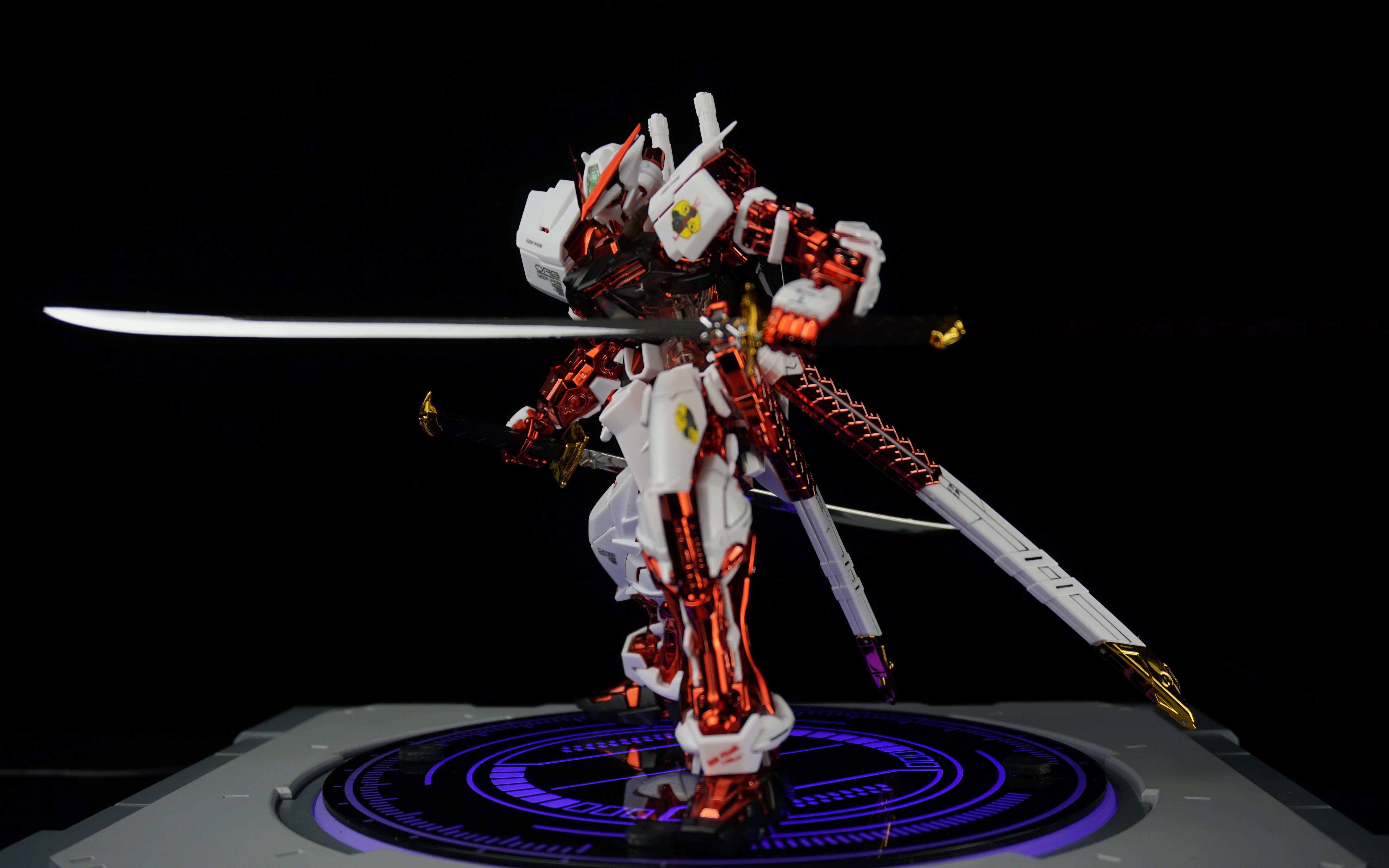 模玩贫测 第51集 机甲先驱 mg 红异端 透明版(选装白甲)_哔哩哔哩 (゜