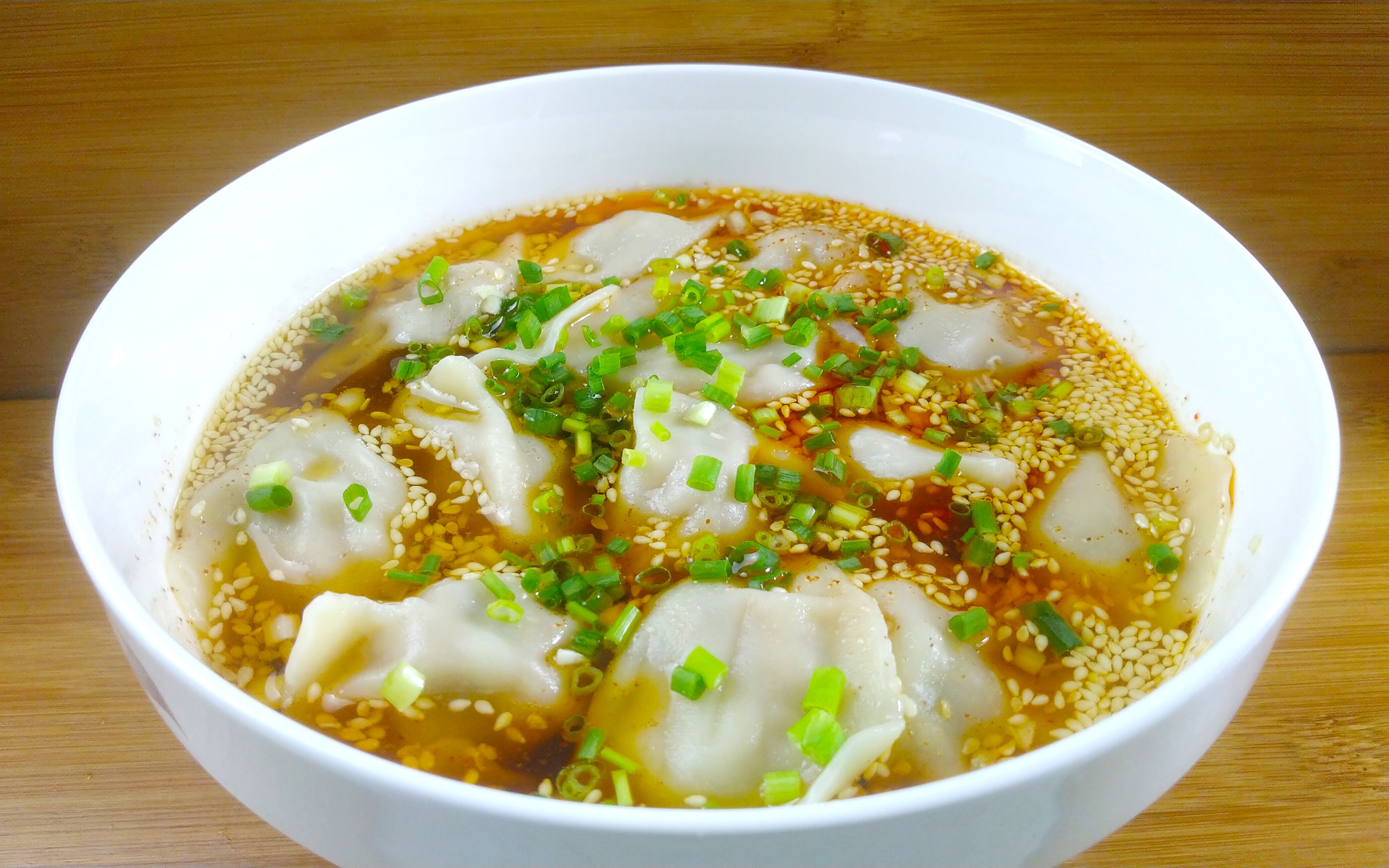 酸汤水饺好吃的做法,汤鲜味美酸辣开胃,我家一周吃五次