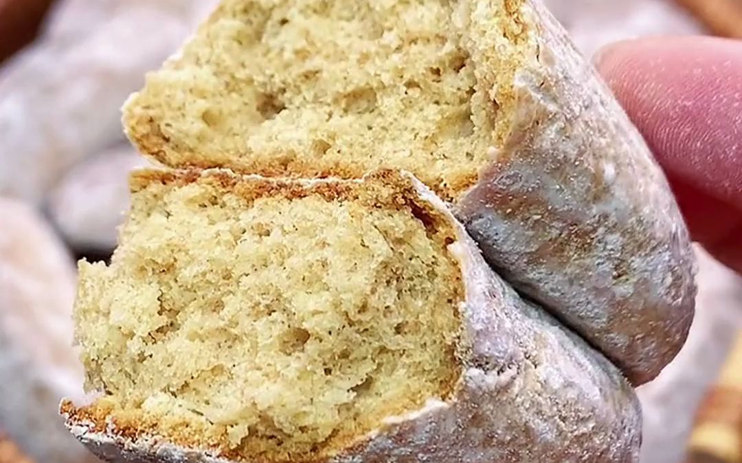 俄罗斯进口的光头饼,当地人都爱吃,早上搭配牛奶或者酸奶,早餐就有了