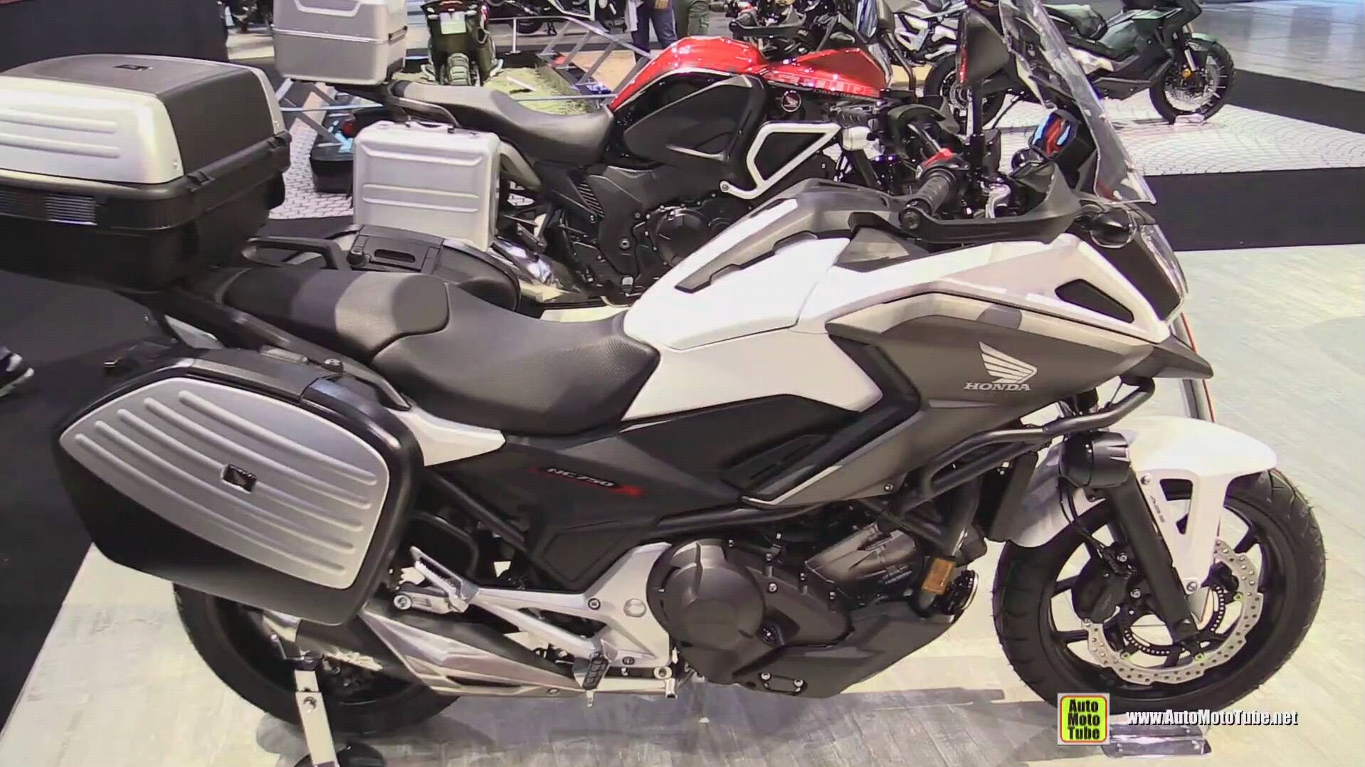 【机车】2019本田 honda nc750x dct旅行版 米兰车展_哔哩哔哩 (゜-゜