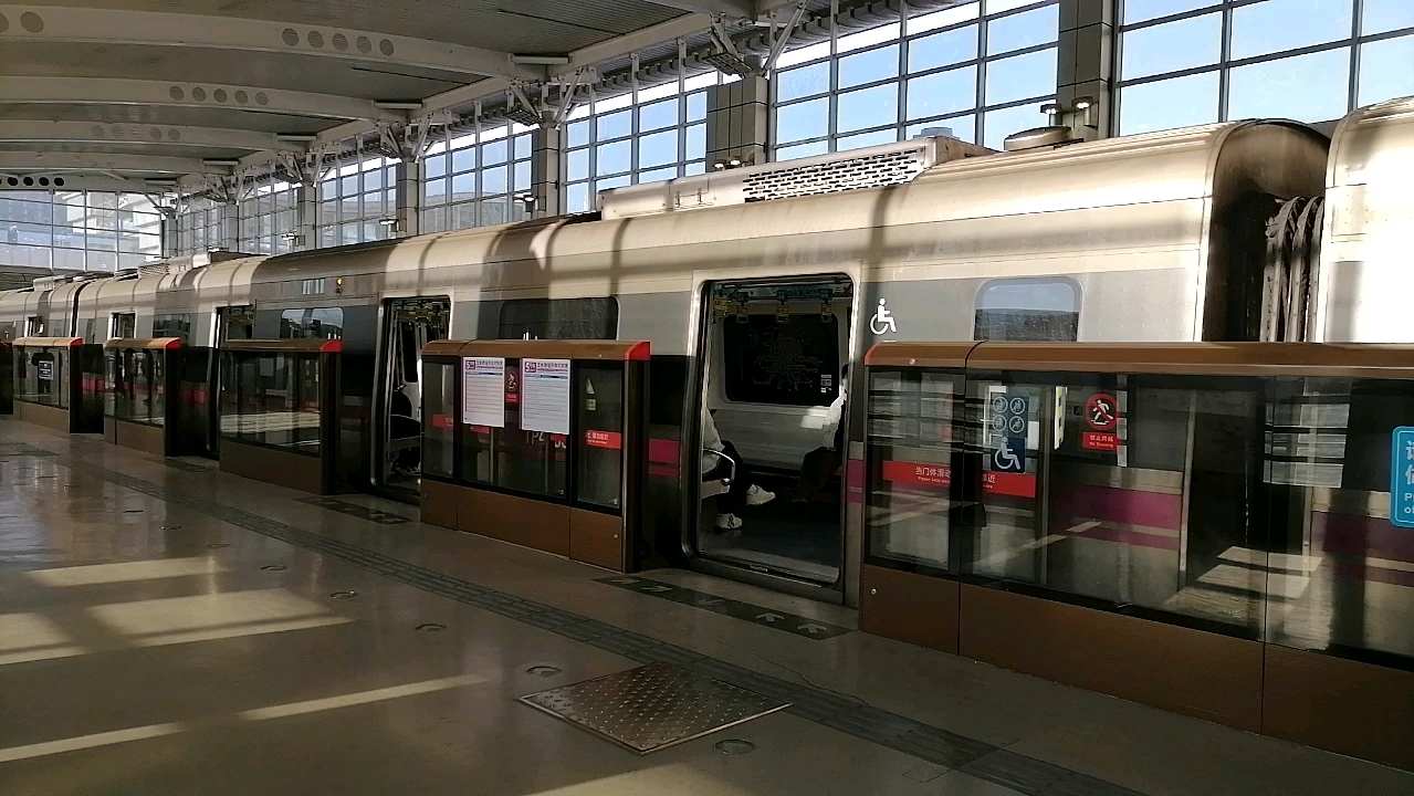 北京地铁5号线天通苑北方向出立水桥站